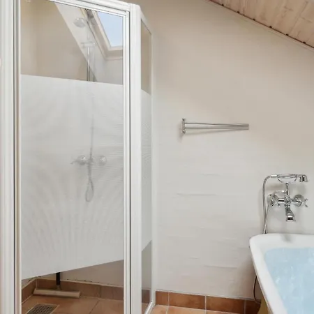 Tatil Evi Stunning In Glesborg With Wifi
