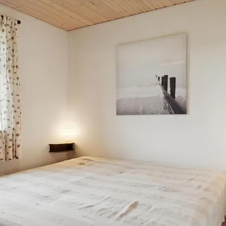 Stunning In Glesborg With Wifi Tatil Evi *