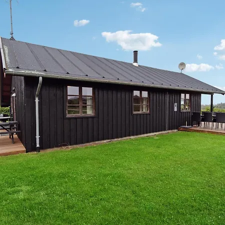 Stunning Home In Glesborg With Wifi Casa de Férias